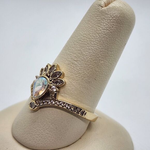 Fragrant Jewels Nutcracker Collection Aurora Borealis & Clear Rhinestone Ring - Picture 4 of 7